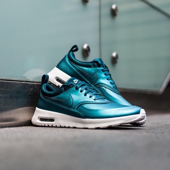 clearance nike air max thea sneakers in metallic teal blue nike wmns air max thea se blau metallic 861674 002 mood 1